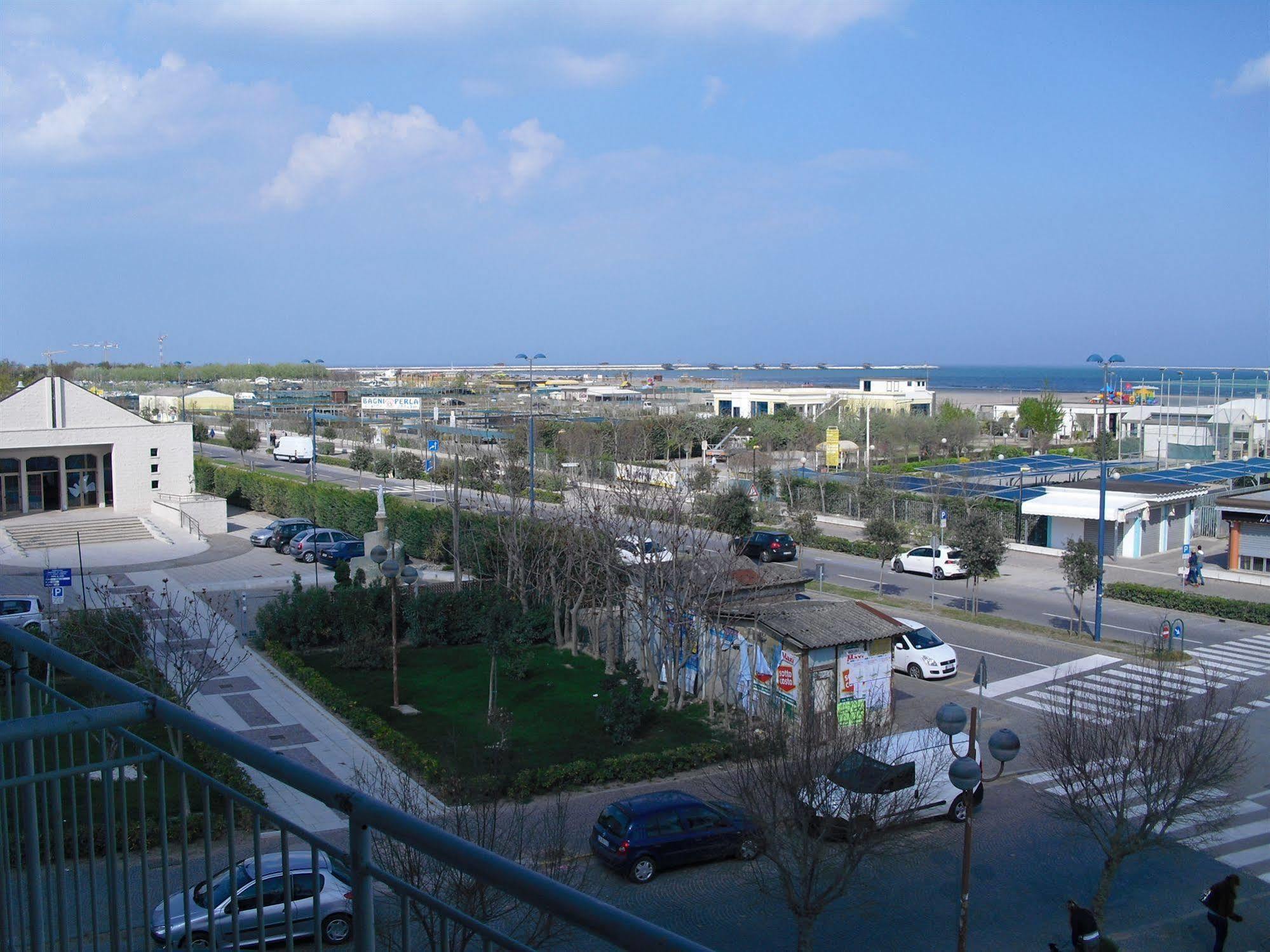 Hotel Metropol Sottomarina Exterior photo